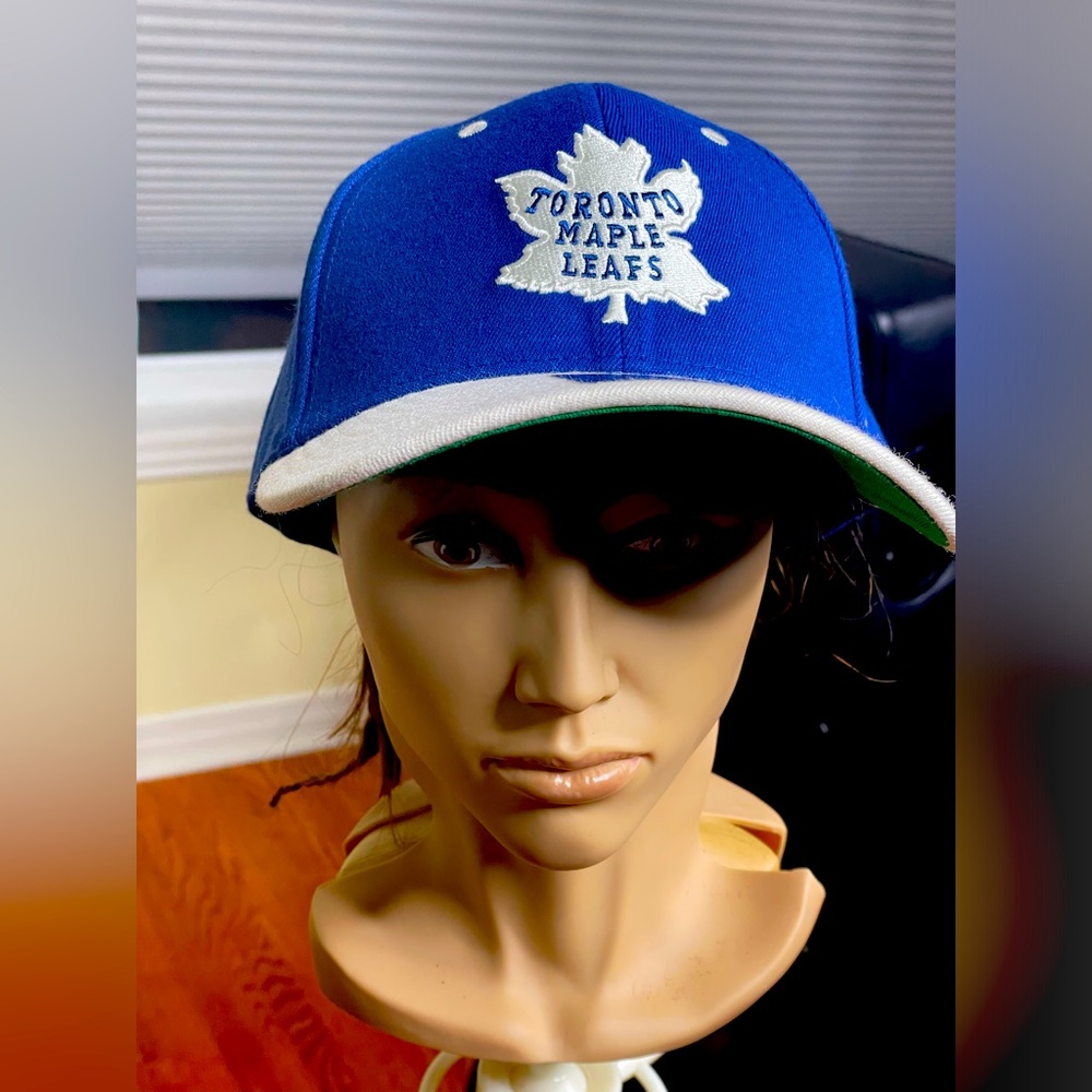 Gorgeous Maple Leafs Cap, Large/XL